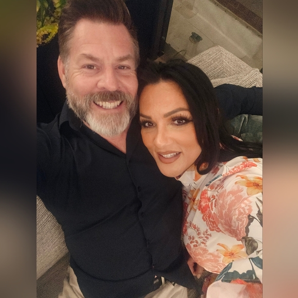 Meet your Posher, Joi - Picture 2 of 5